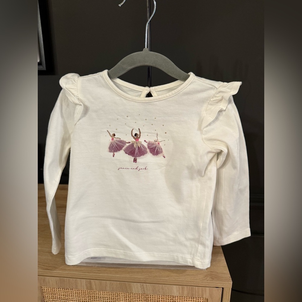 Janie and Jack • 2T • Long Ruffle Sleeve Ballerina Tee with appliqué detail - Picture 3 of 8